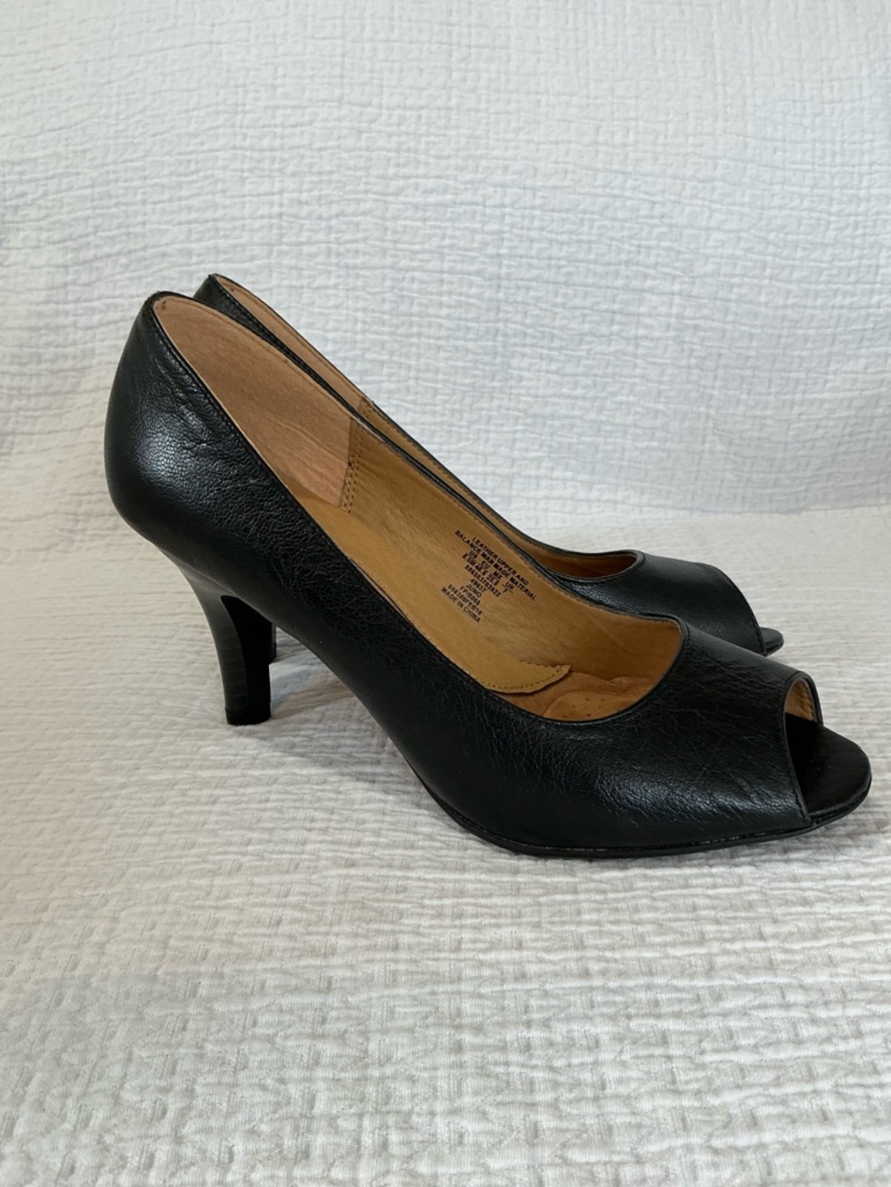 🤎 I Love Comfort Black Leather Peep Toe Shoes 3 1/2 Inch Heels Pumps - Size 8.5 - Picture 3 of 8